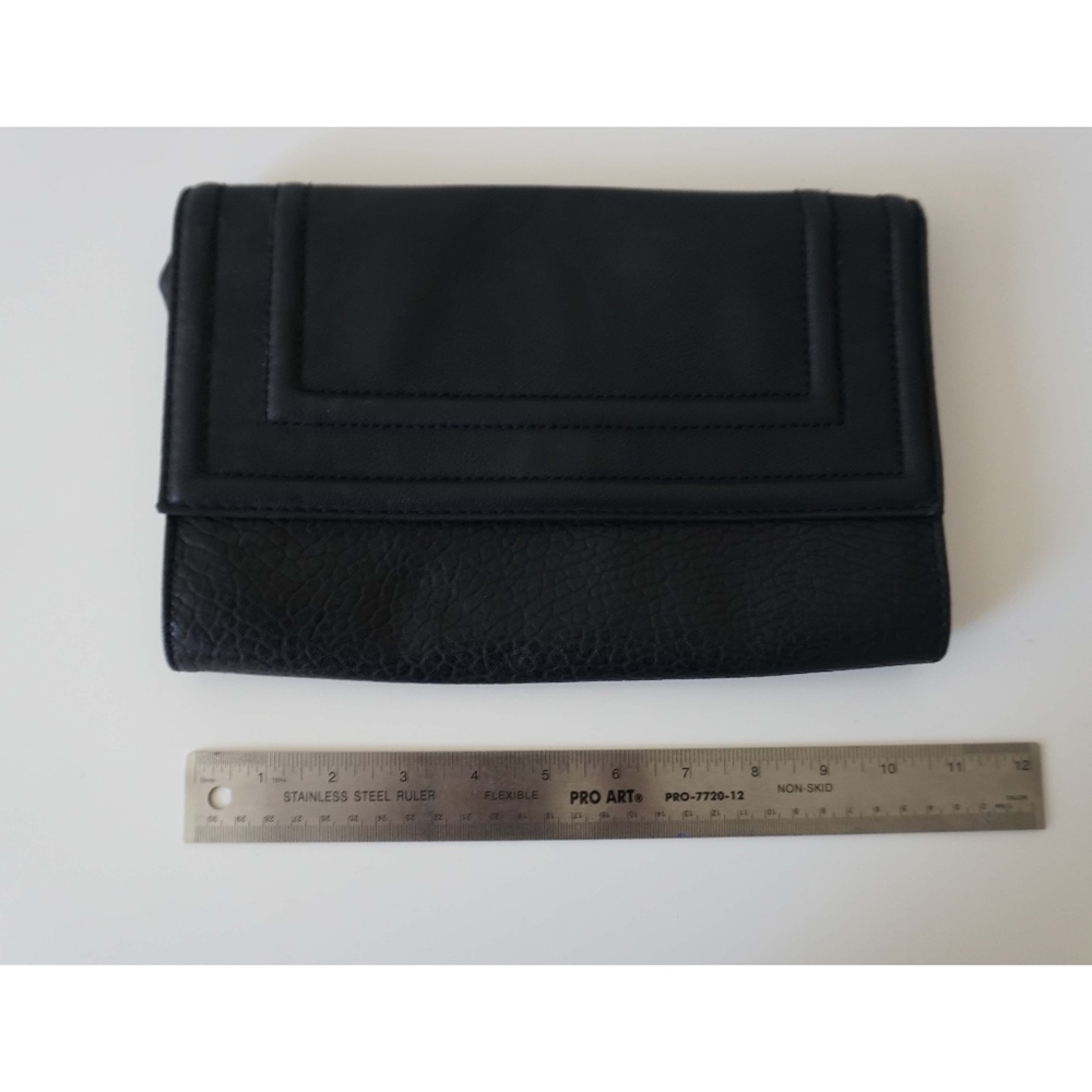 black geometric clutch
